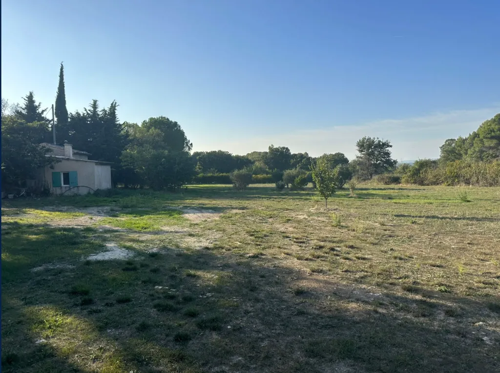 Magnifique terrain constructible situé à Aix en Provence dans le sud de la France