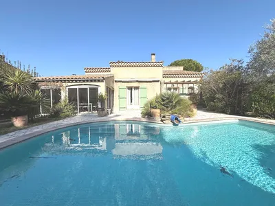 Villa de type 5 avec piscine 