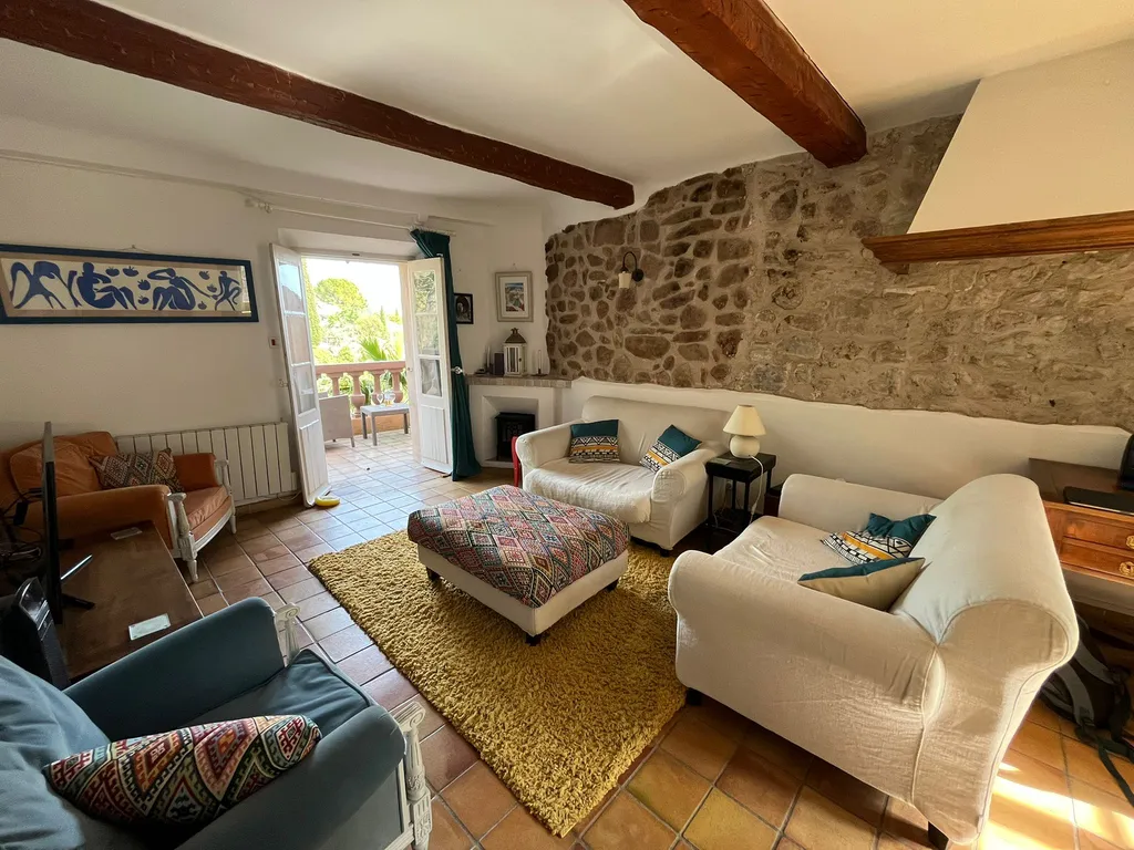 Rare – Charmante maison de village dans le quartier médiéval des Arcs-sur-Argens, avec garage et terrasses