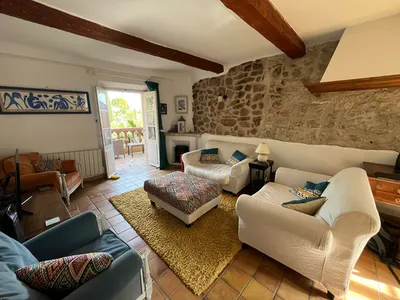 Rare – Charmante maison de village dans le quartier médiéval des Arcs-sur-Argens, avec garage et terrasses