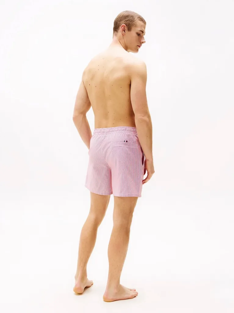 Short de Bain Tommy Hilfiger Rayé rouge et blanc à Dieppe : Style Nautique Premium en Seine-Maritime