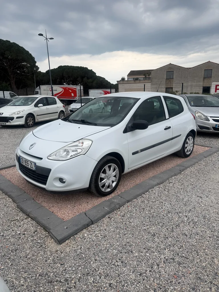 RENAULT CLIO 3 SOCIÉTÉ 1.5 DCI 75CV 2012