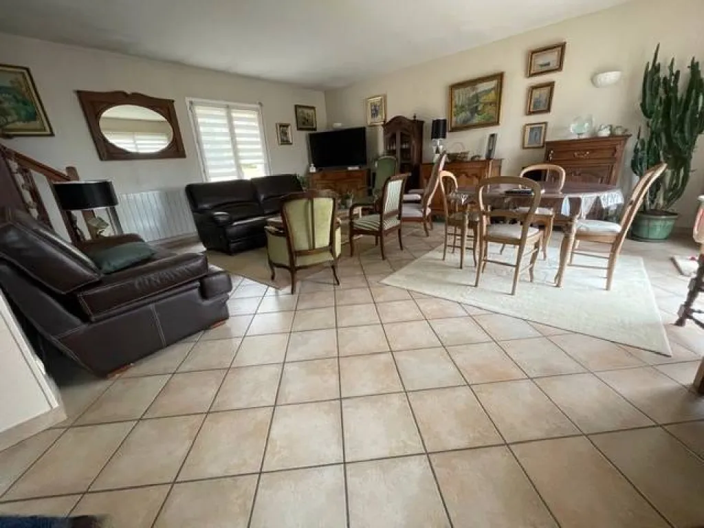 Un beau séjour salon de 35m²