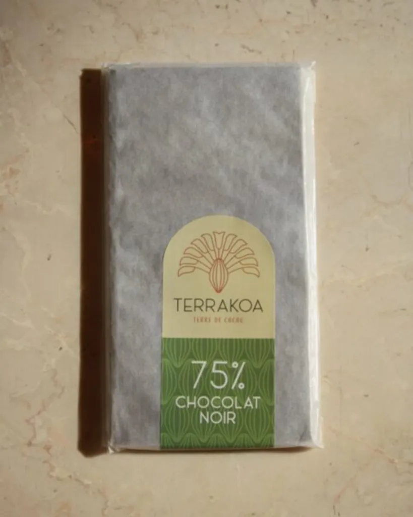 La pureté du chocolat noir en carrés à déguster