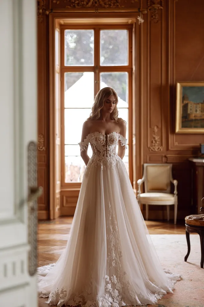 Robe de mariée trapèze bohème à Marseille