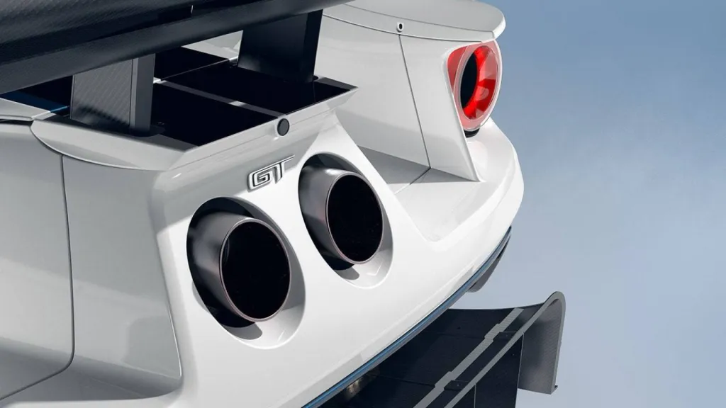 Montage échappement pour Supercars