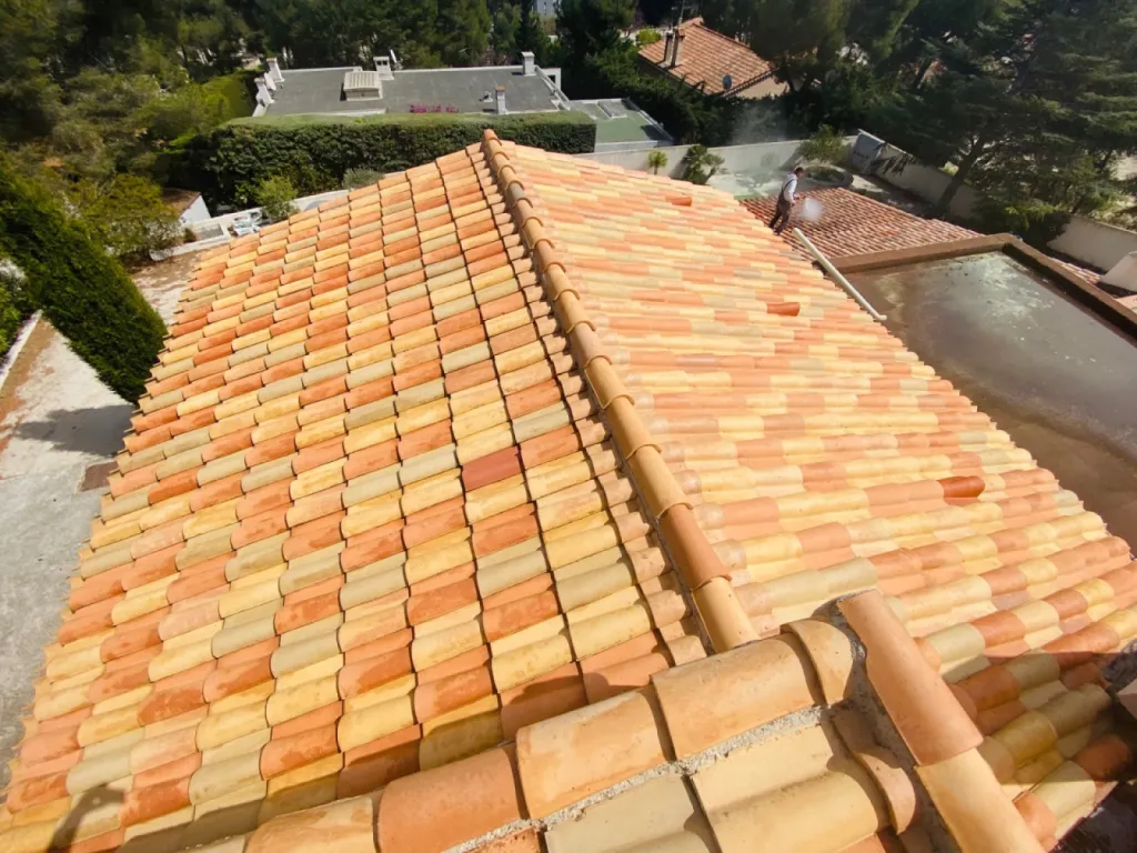 toiture avec nettoyage près de martigues
