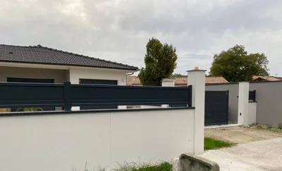 Clôture en aluminium assortie au portail et portillon sur mesure proche Cestas