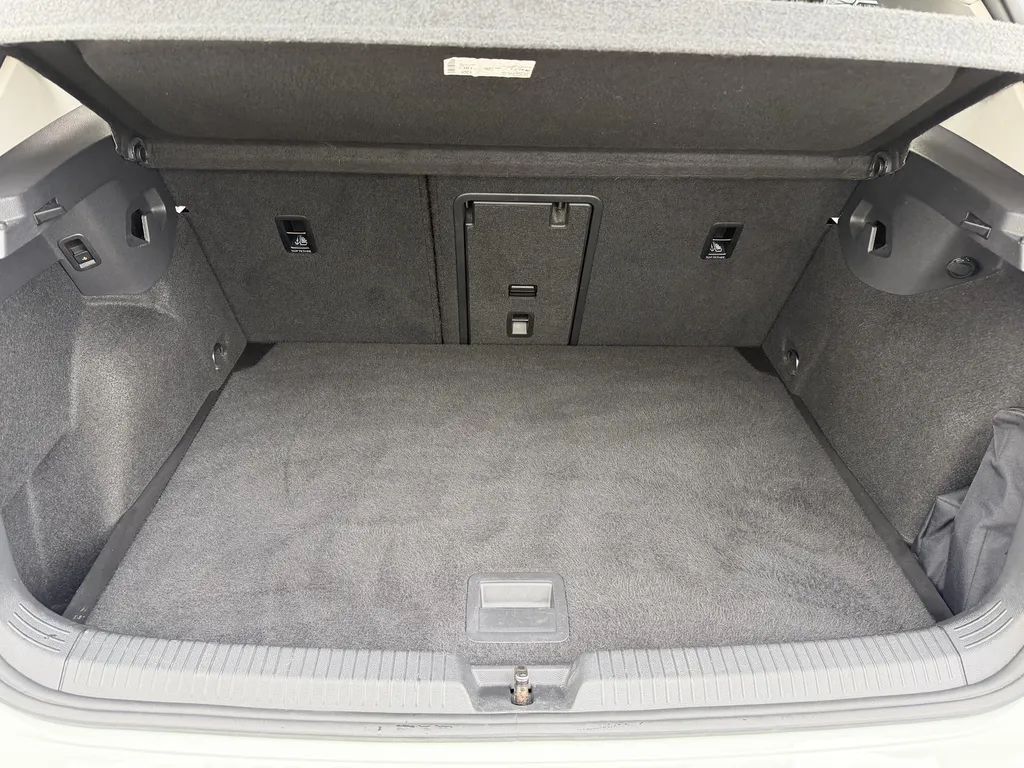 Volkswagen Golf 8 d'occasion à La Frénaye : Berline TDI 150 DSG7 disponible chez Caudebec Automobiles près du Havre