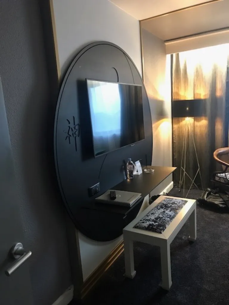 Agencement complet d'un hôtel à Mérignac (des chambres à la salle de réception)