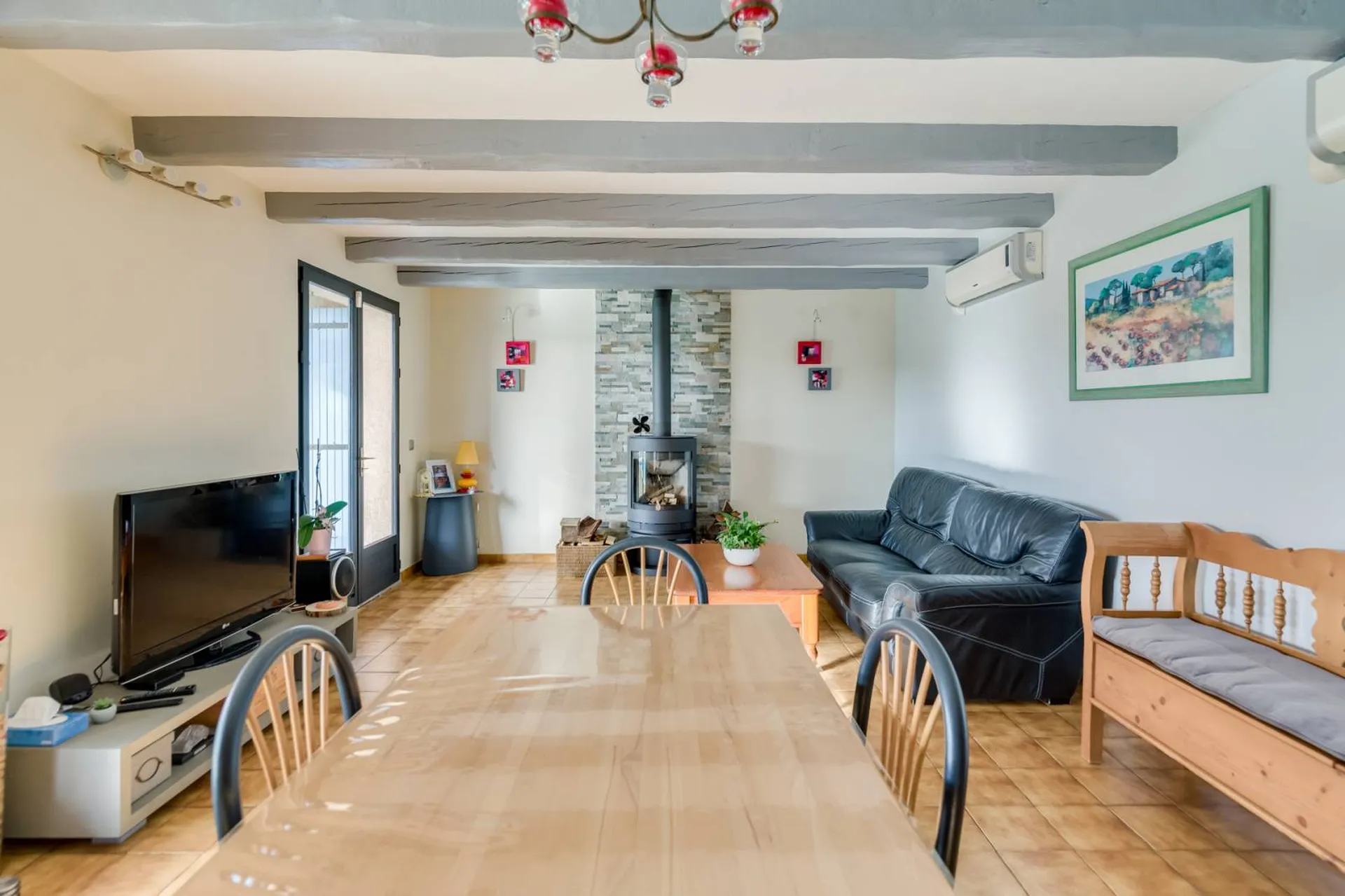 Vente villa T5 Cassis  avec piscine et dépendance dans clos sécurisé à l'entrée du village