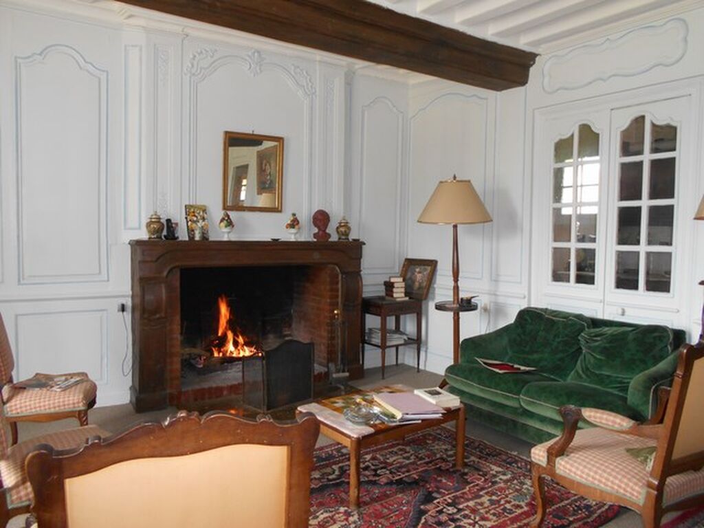 MANOIR AVEC PISCINE ET TENNIS