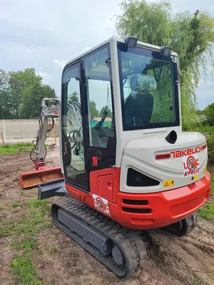 Recevez un devis compétitif pour une location de mini-pelle équipée avec accessoires et chauffeur sur Pau et ses environs rapidement