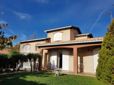 Fourniture et pose de gouttières aluminium prêtes à poser pour toiture neuve à Blagnac (31700)