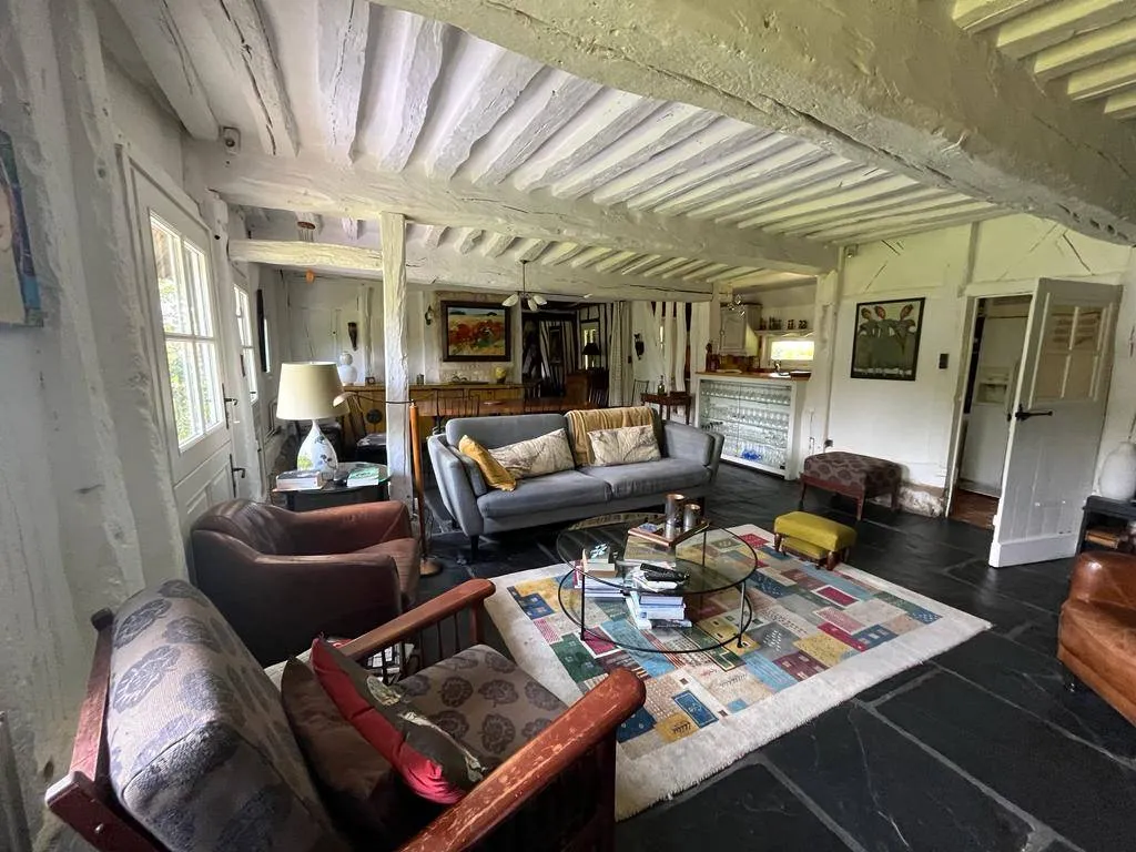 A saisir belle propriété  édifiée sur une parcelle de 5000 m² sur la commune de LA MAILLERAYE SUR SEINE