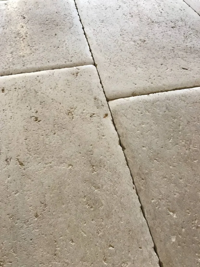 Quelle pierre au 36 rue de Bourgogne choisir pour un carrelage pierre extérieur et intérieur ?