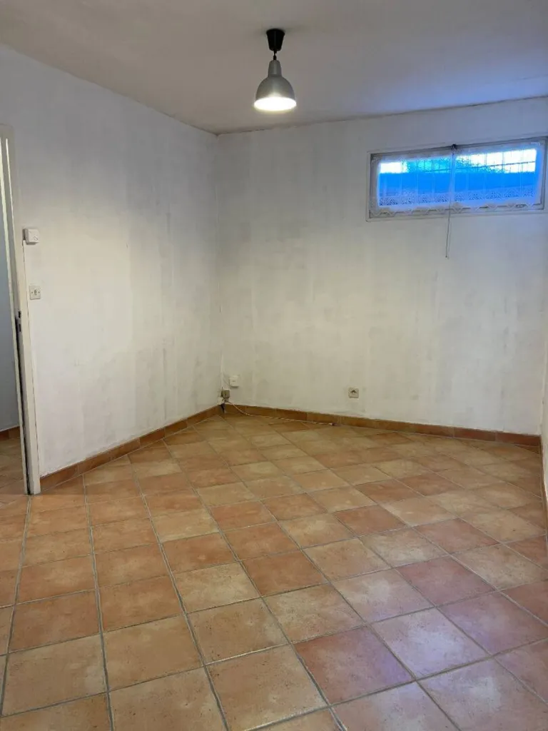 Situé au 09 rue Danton à Le Petit-Quevilly