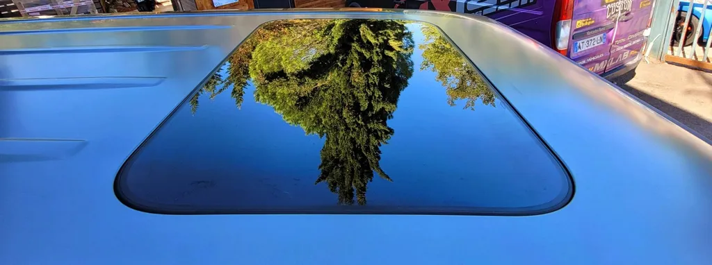 Vitres teintées sur véhicules de prestige 06/83