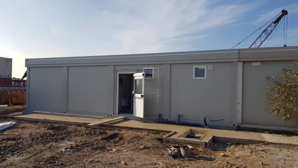 Réalisation d'une extension de bâtiment modulaire existant à usage de bureaux à Fos sur mer
