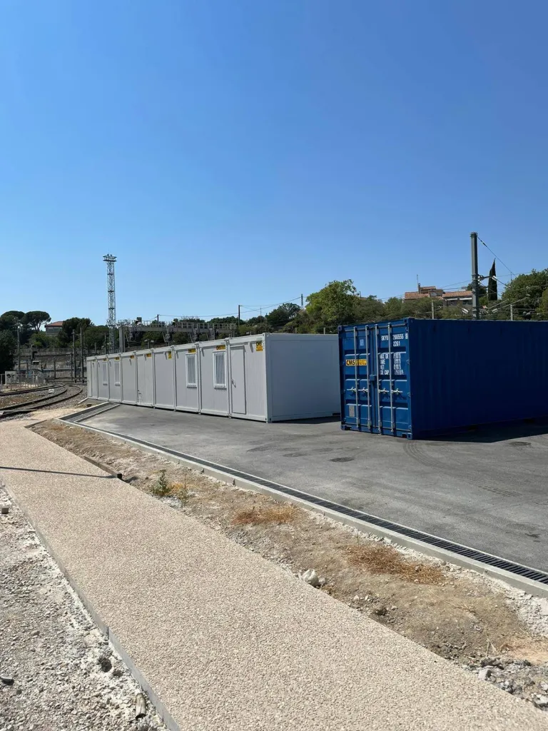 Location structure modulaire sur deux étages pour la SNCF à Aubagne, pour base vie
