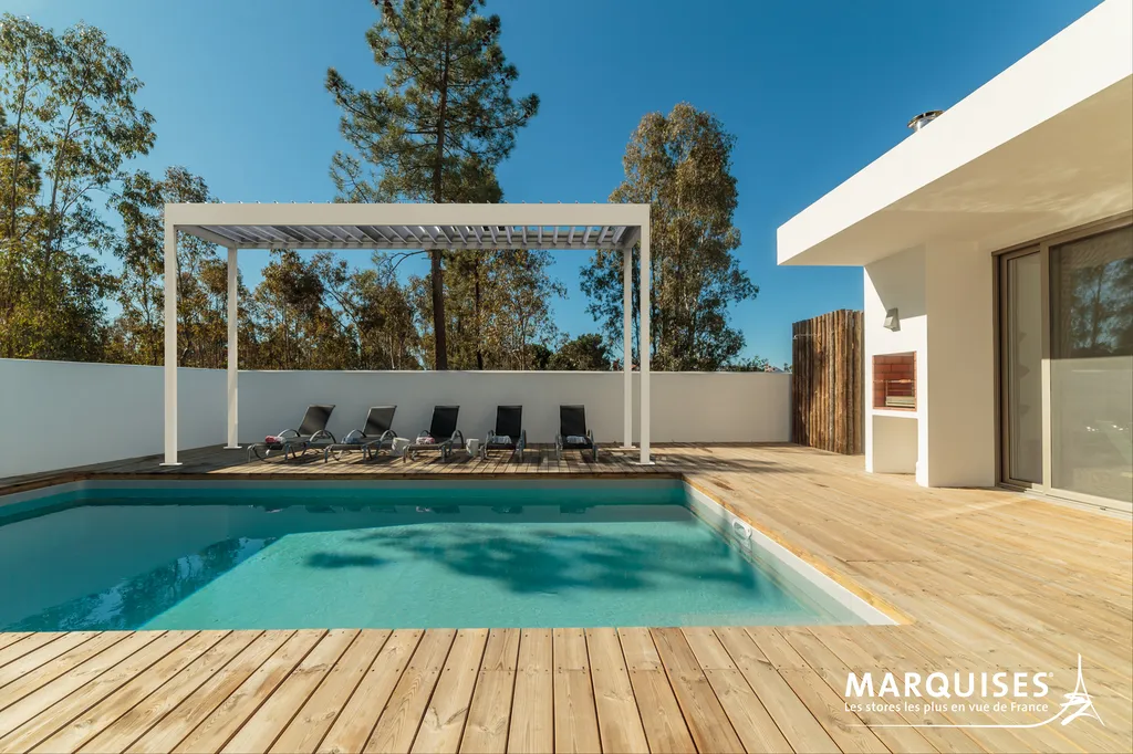 Pergola bioclimatique IZI : profitez de votre terrasse à l'ombre tout l'été sans subir la chaleur à Ajaccio et Porticcio