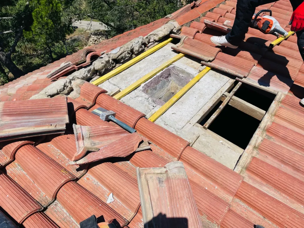 Couvreur pour réparation de toiture Fuveau 13710