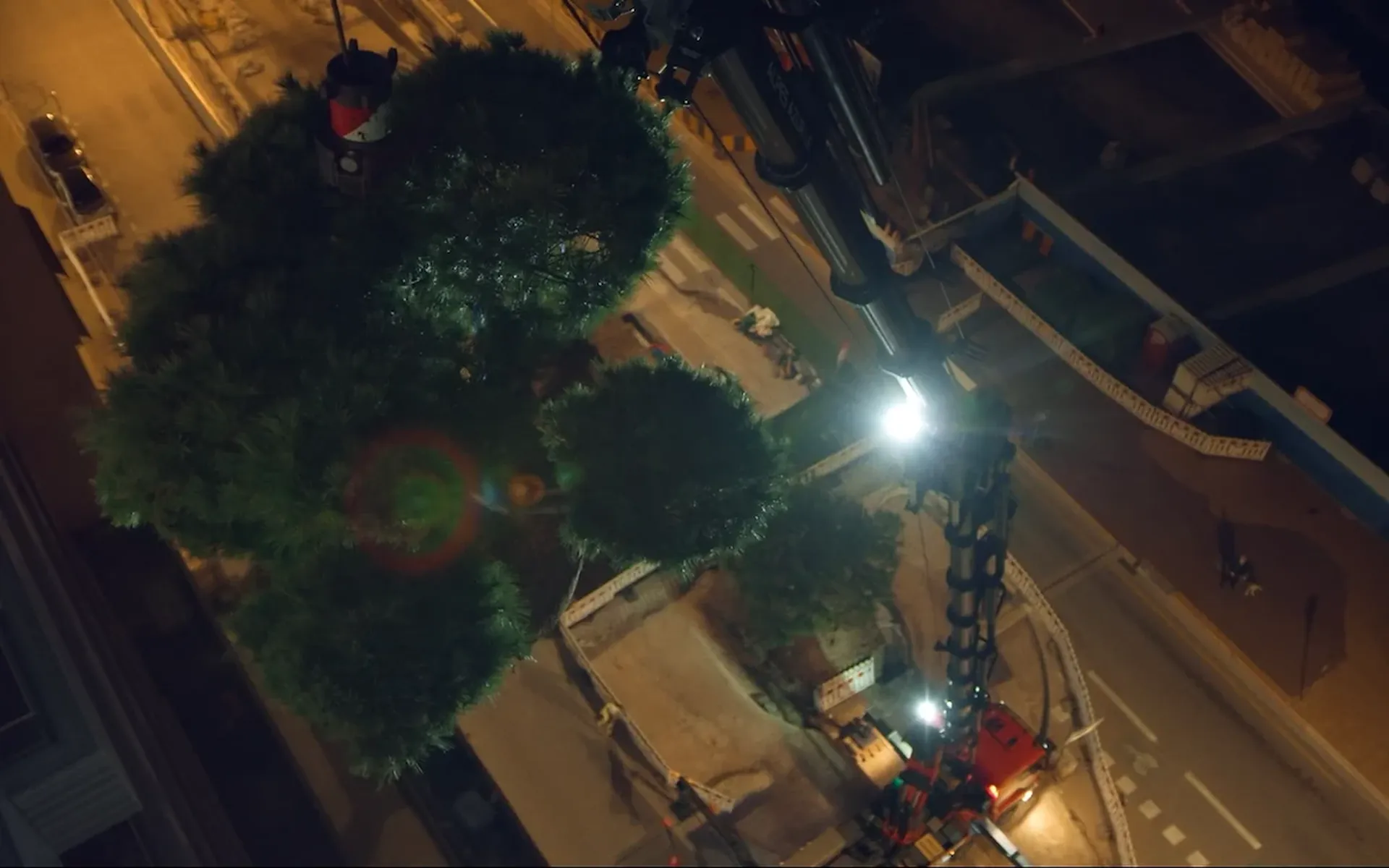 Plantation avec grue dans immeuble à Monaco