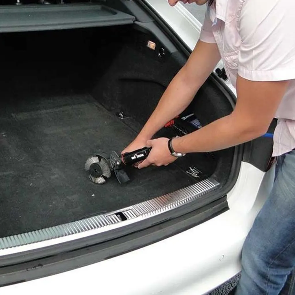 Valise brosseuse pneumatique professionnelle BRVC 9 brosses 4B Distrib, brosses inox courbées et droite, brosses de ponçage, gommes anti-adhésif, raccord 360°, kit detailing complet automobile – disponible à Mont-de-Marsan, Landes (40), Nouvelle-Aquitaine