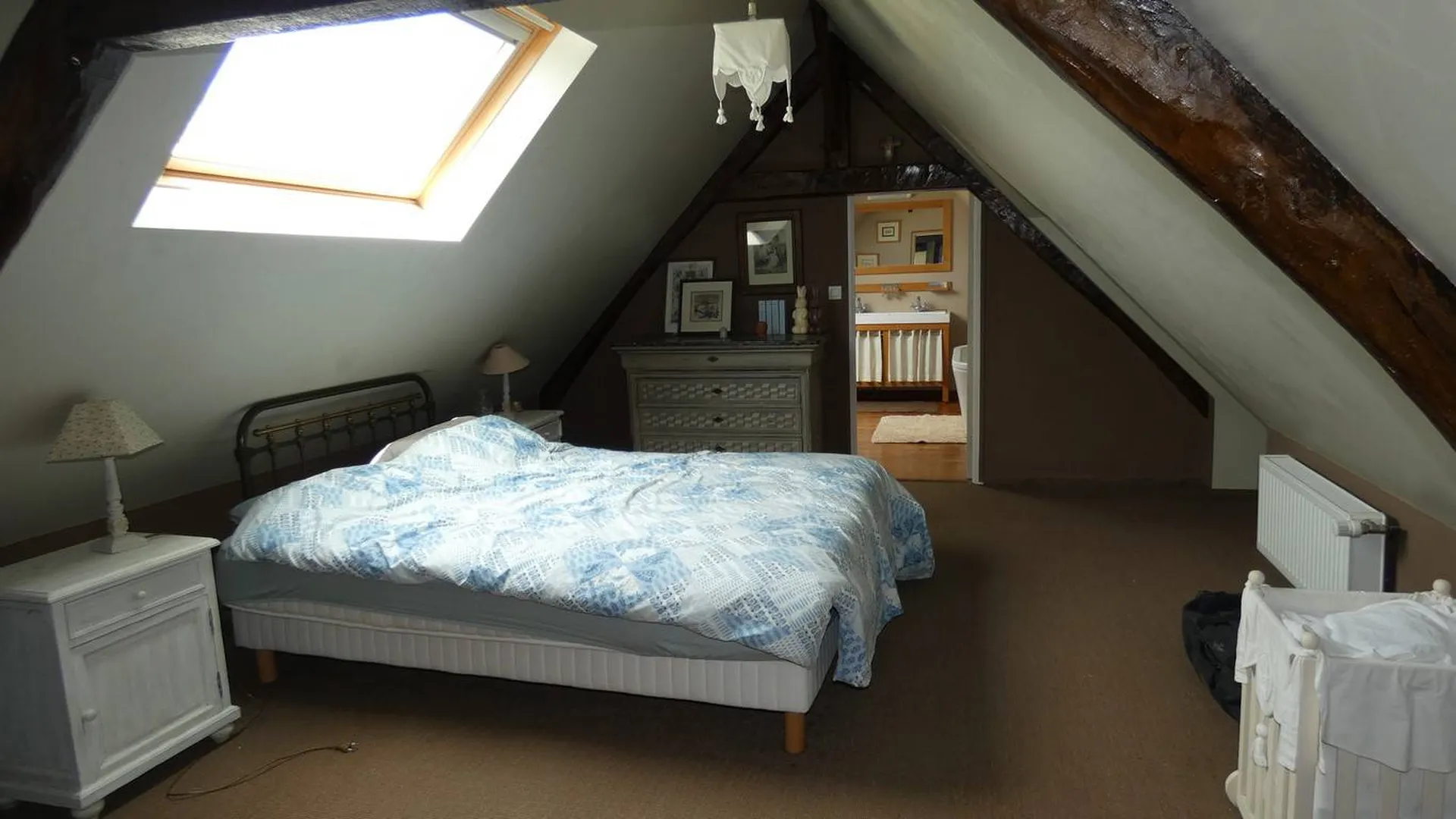 Vends : Jolie longère Normande, 6 chambres, 152m², jardin de 1500m². Confort moderne et charme ancien à proximité de Luneray.