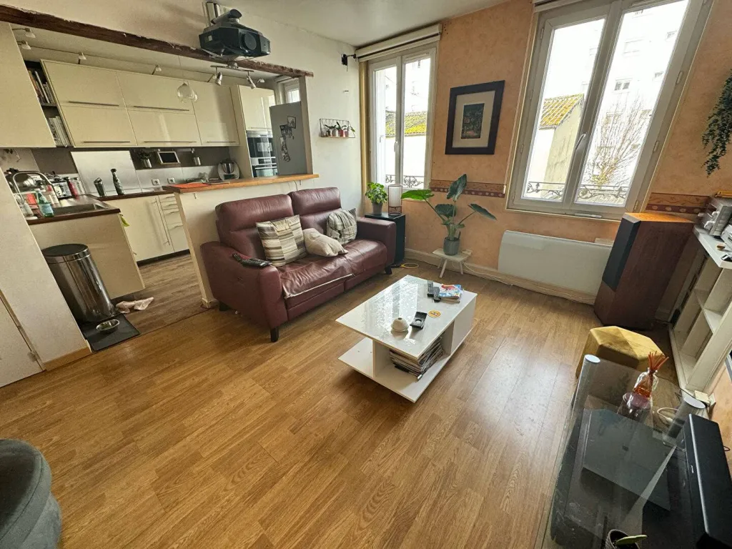 A vendre immeuble de rapport en très bon état, 4 lots sur la commune d'Elbeuf sur seine 76500, proche de tous commerces