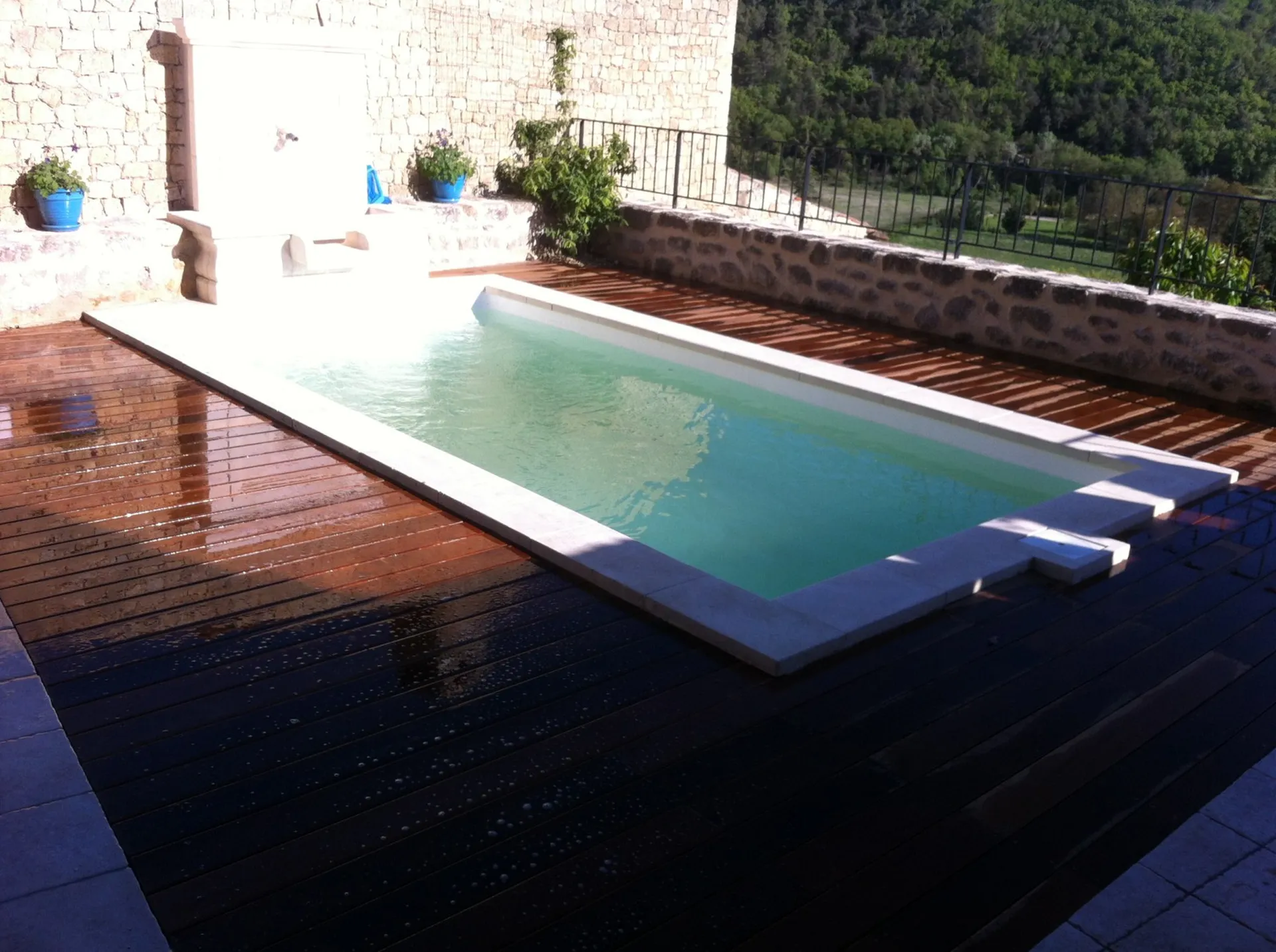 Amenagement tour de piscine en ipe bouche du rhone