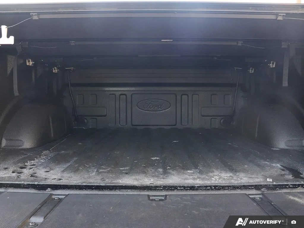 Ford F-150 Raptor 2025 V6 Bi-Turbo Pack 37 Toit Panoramique 9347 km Import Canada Livraison Europe 10 Semaines