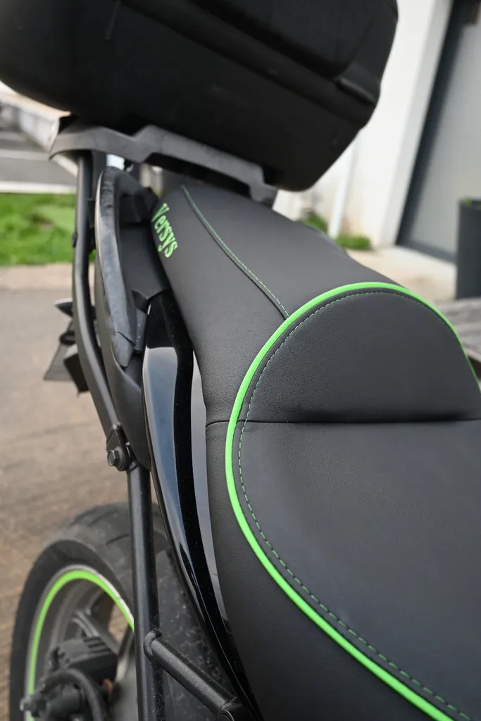 Selle moto sur mesure à Saint-Quentin-de-Baron en Gironde – Personnalisation haut de gamme