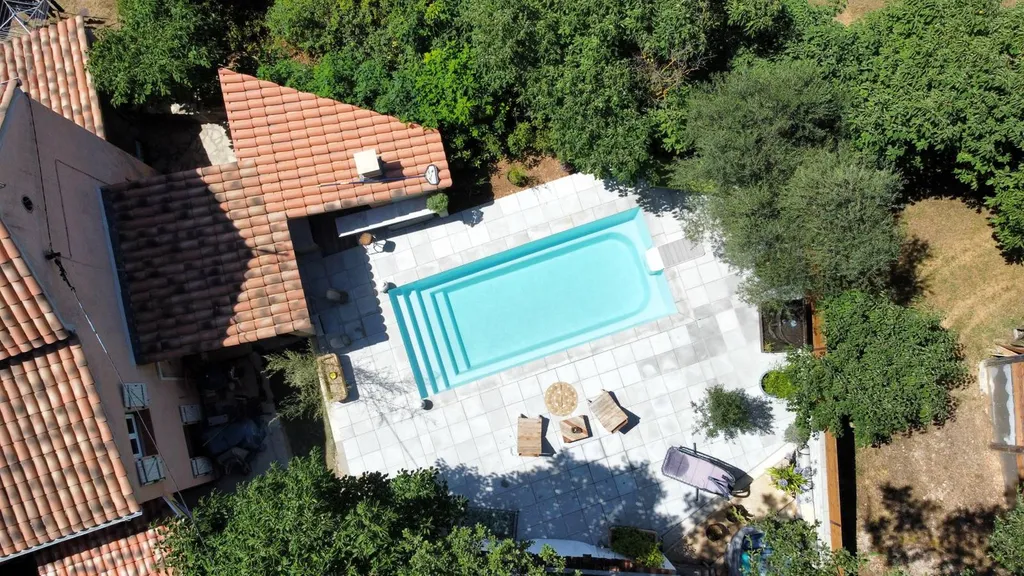 piscine vue drone 