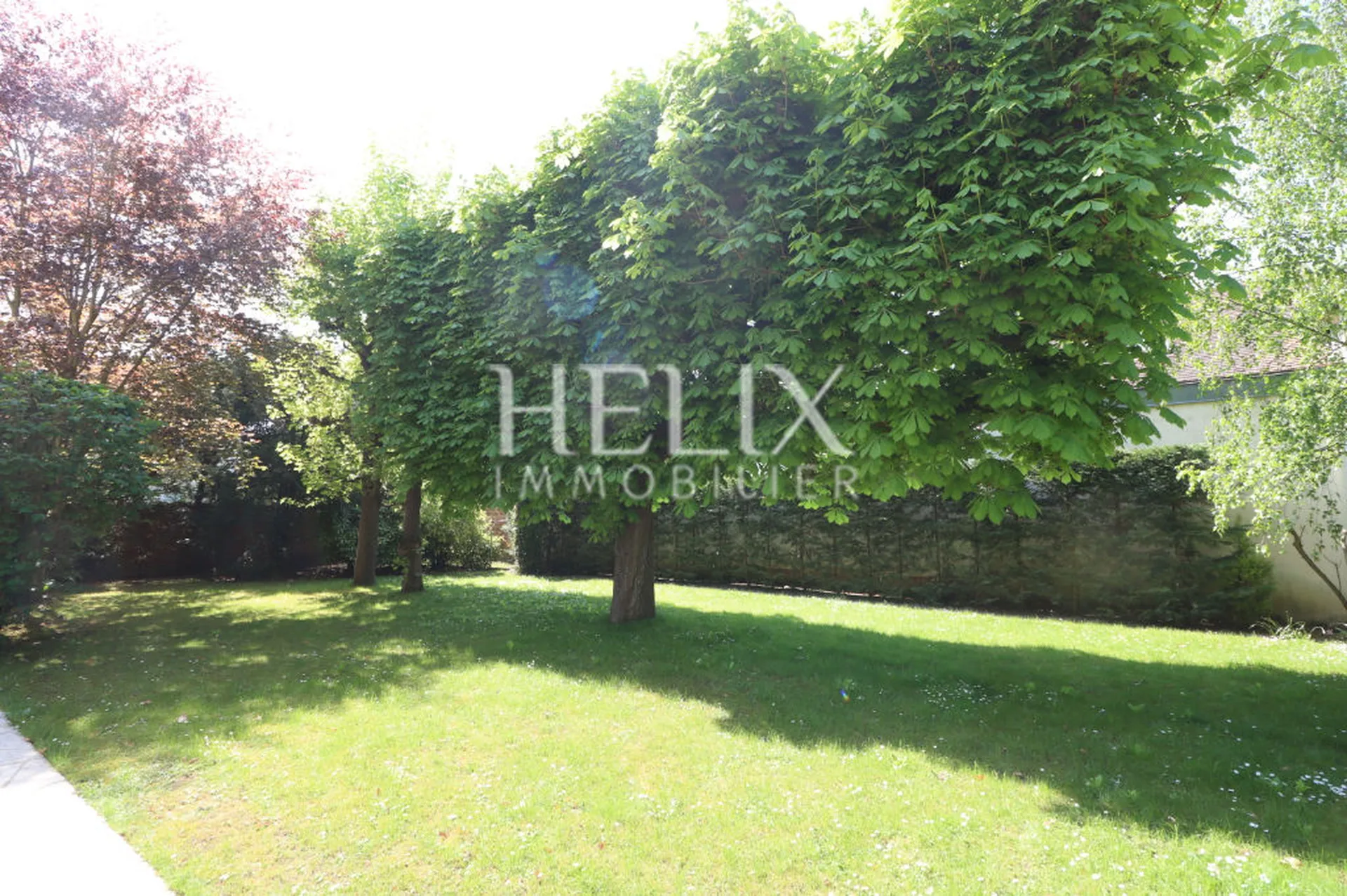 Le Vésinet Centre - Belle Maison ancienne 7 pièces de 176 M²