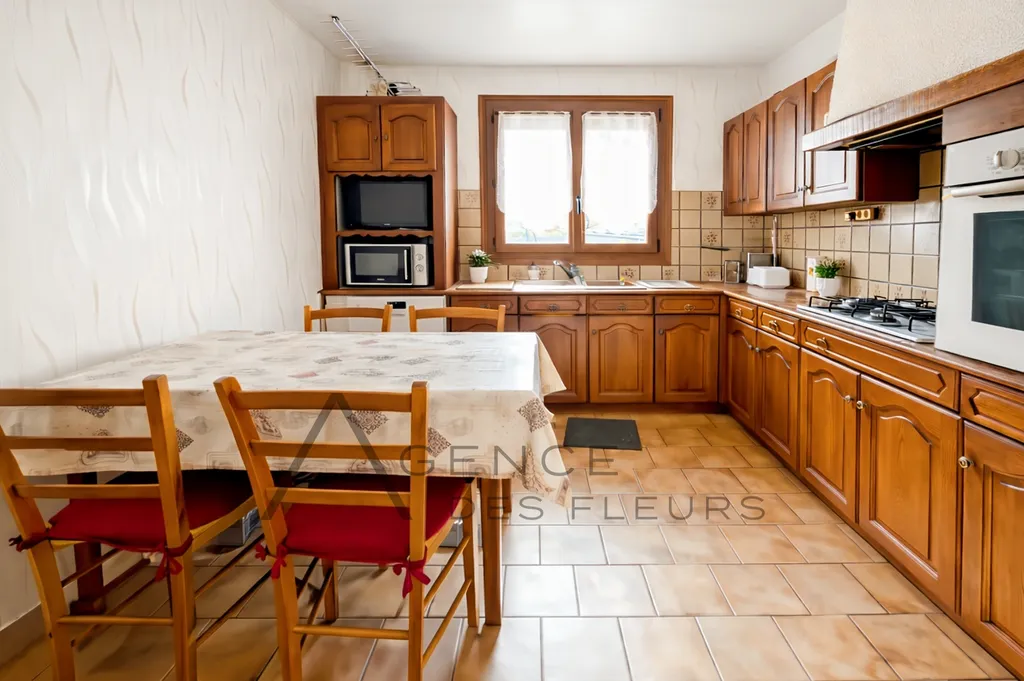 À vendre maison de 104 m² sur un terrain de 650 m² sur la commune de SAINT PIERRE LES ELBEUF 76320