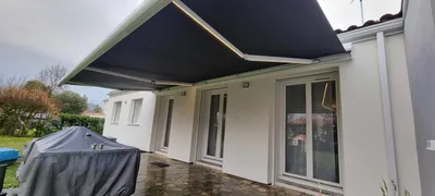 Store banne sur mesure installé à Eysines commune proche Bordeaux 