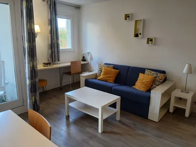 A vendre, charmant studio cabine en très bon état et meublé, de 23.57 m² carrez, situé secteur Deauville 14800 - Trouville 14360 .