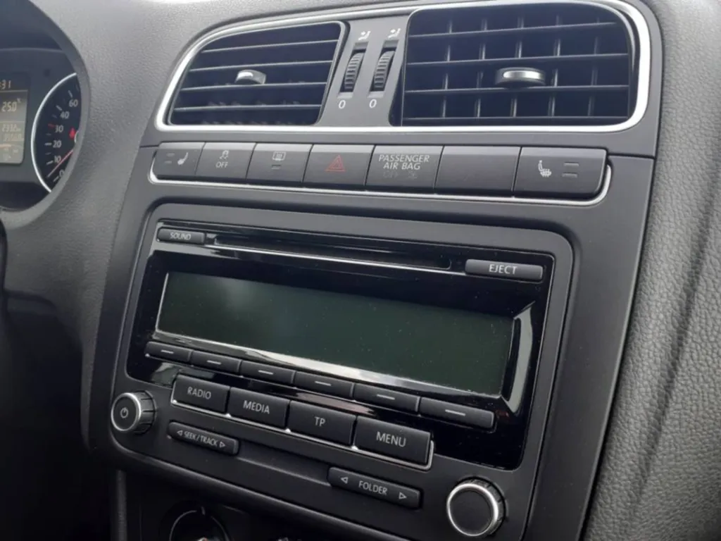 VOLKSWAGEN POLO OCCASION 1.4 FSI TEAM 85 CH A PLAISANCE DU TOUCH PRES DE TOULOUSE