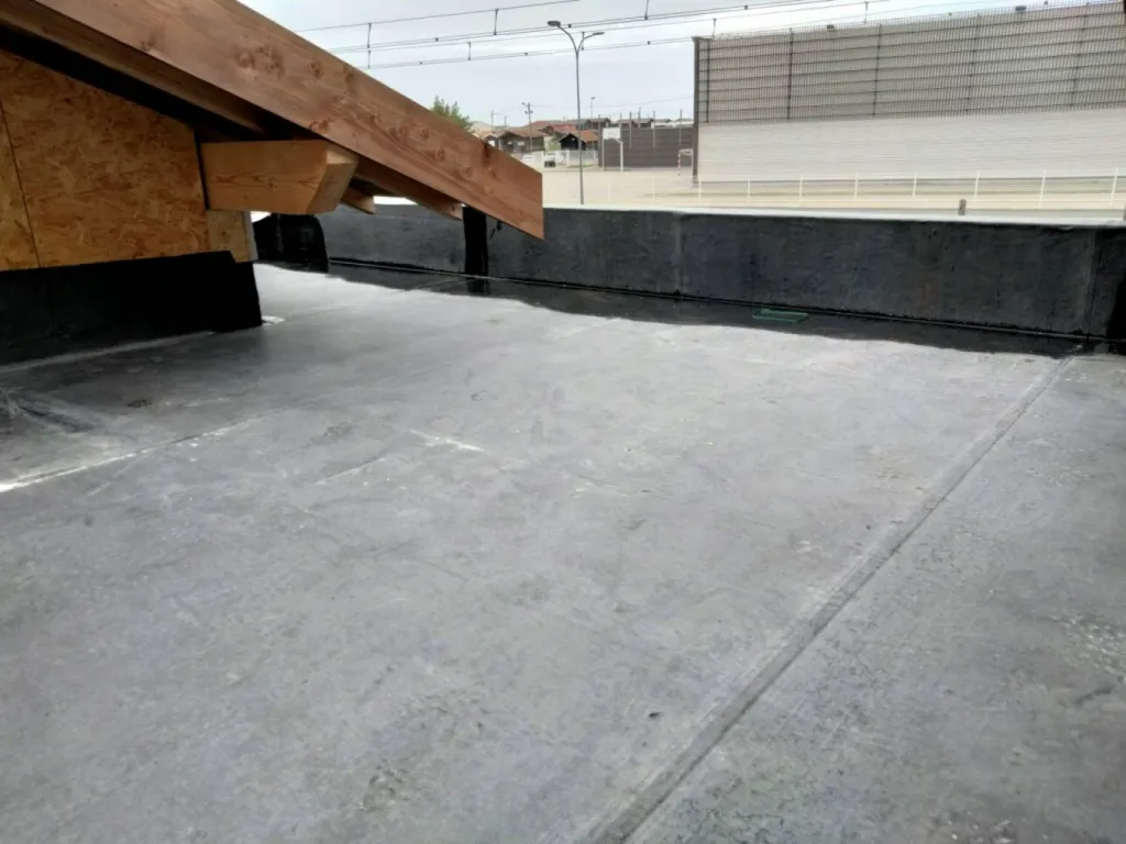 Réalisation de l'étanchéité d'un toit terrasse en EPDM sur le bassin d'Arcachon