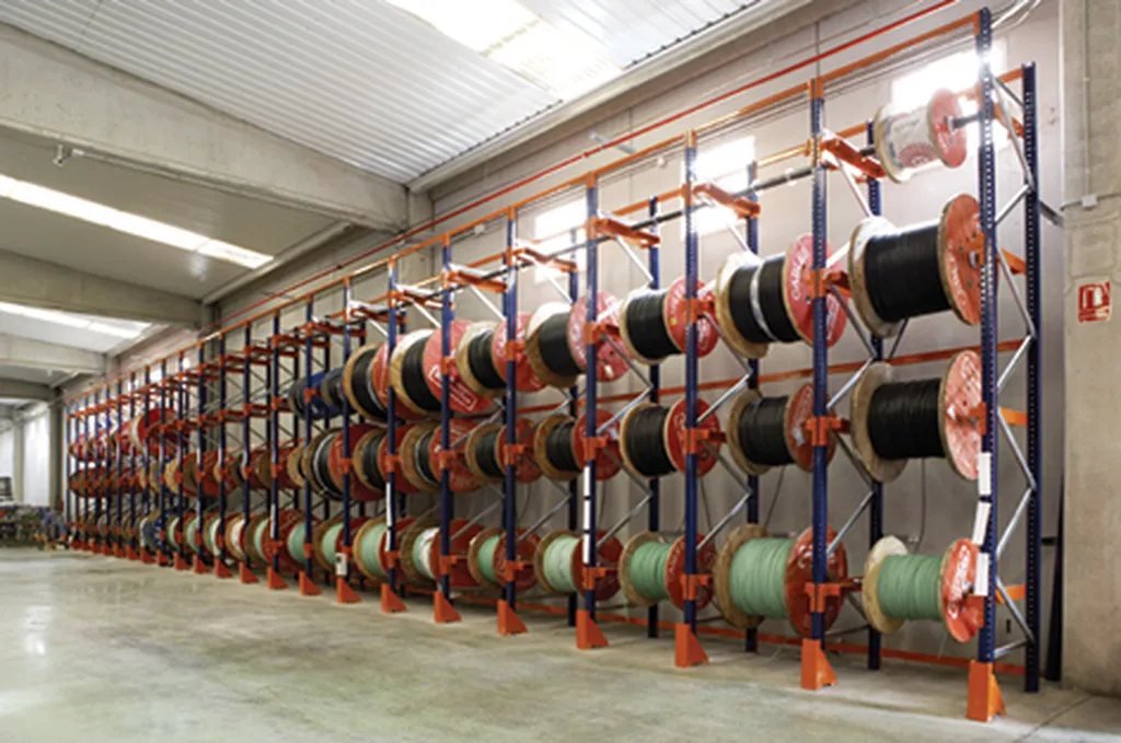 Installer un rack à tourets pour le stockage de bobines de câbles et fils électriques à Toulouse et en Occitanie