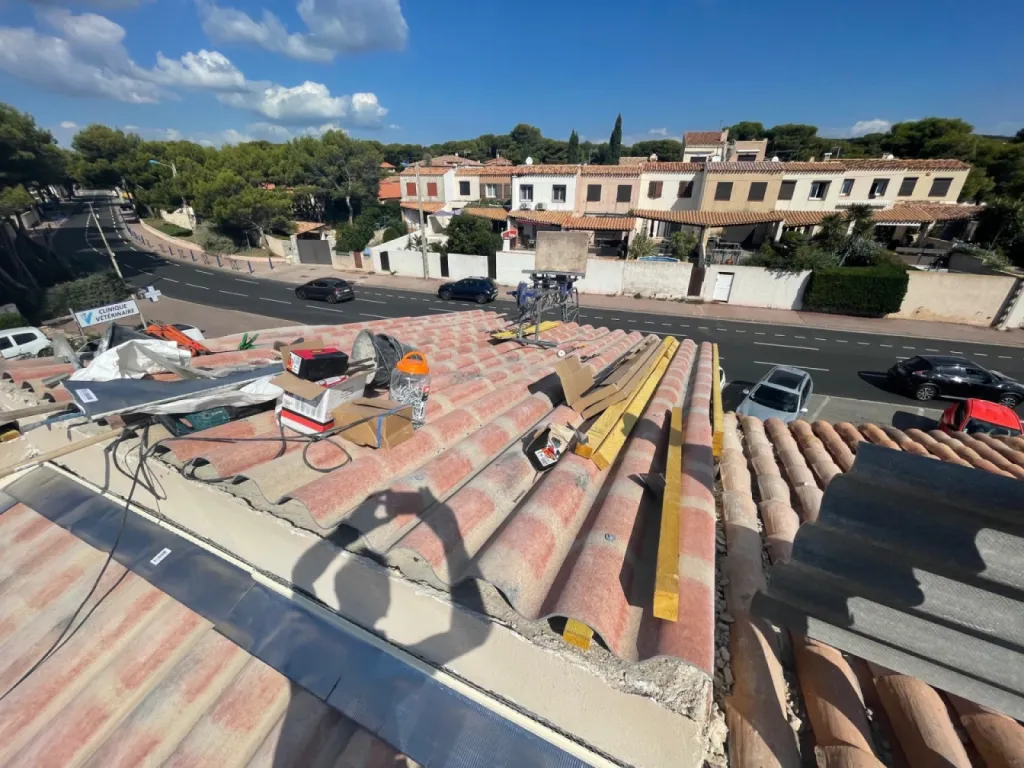 Changement d’une toiture de maison en P.S.T Canal sur Sausset les Pins près de Martigues