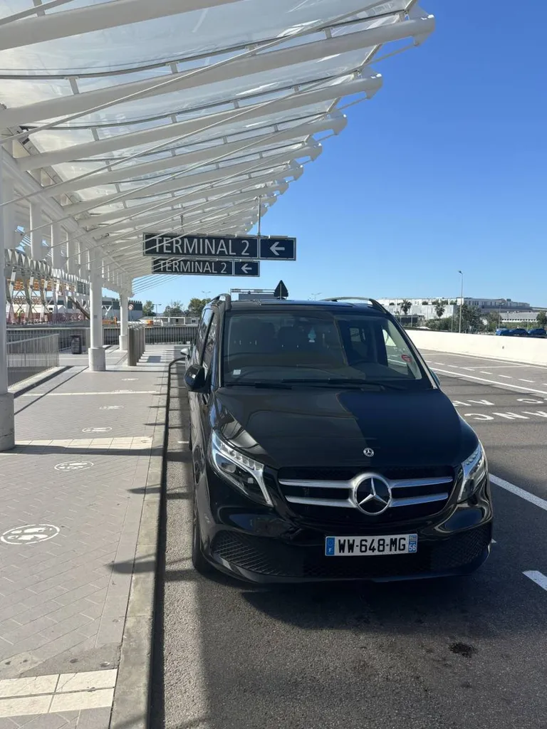 Réserver votre chauffeur VTC ou Taxi privé entre l'aéroport de Nice Côte d'azur et le département des Bouches du Rhône