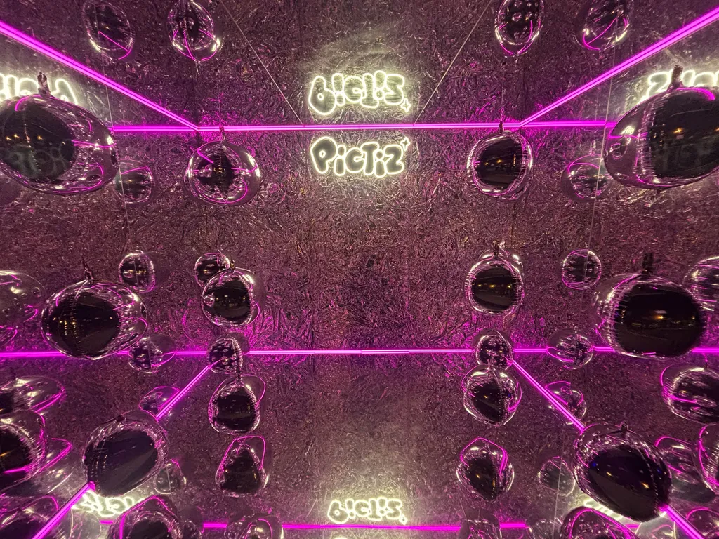 Création sur mesure signée PICTIZ : les partenaires régionaux peuvent proposer à leurs clients des décors personnalisés, générant des commissions et valorisant leur savoir-faire local.