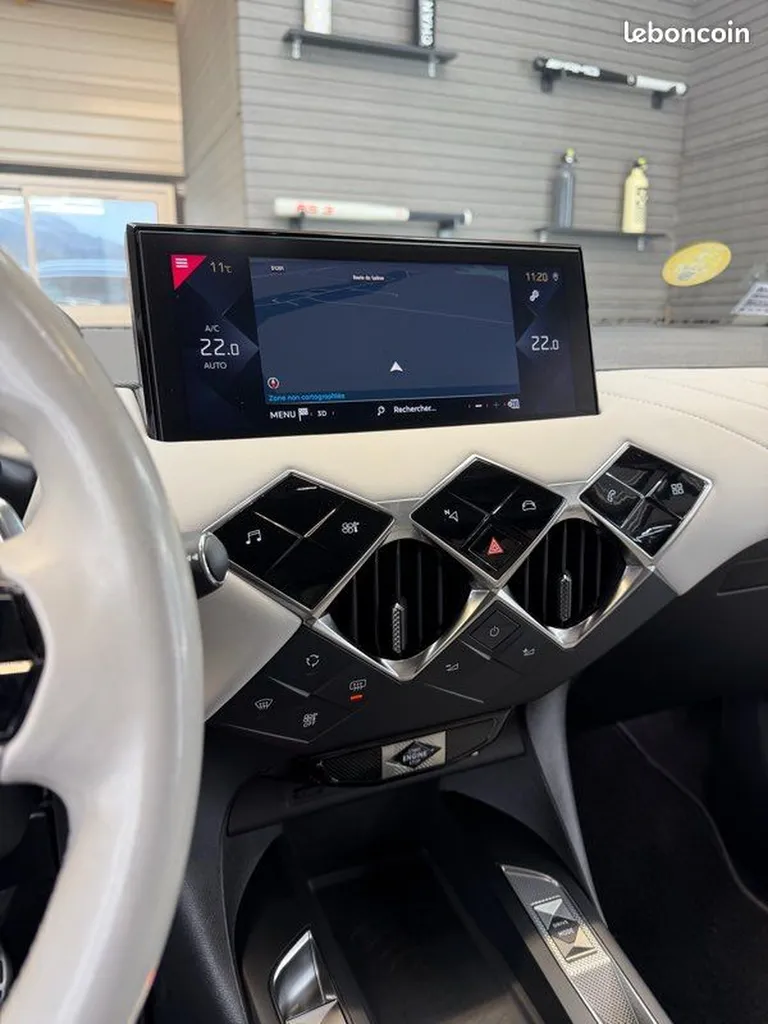 Vente d'une DS3 CROSSBACK BlueHDi RIVOLI 130CH diesel de 2020 avec boîte automatique à Saint-Julien-en-Genevois en Haute-Savoie