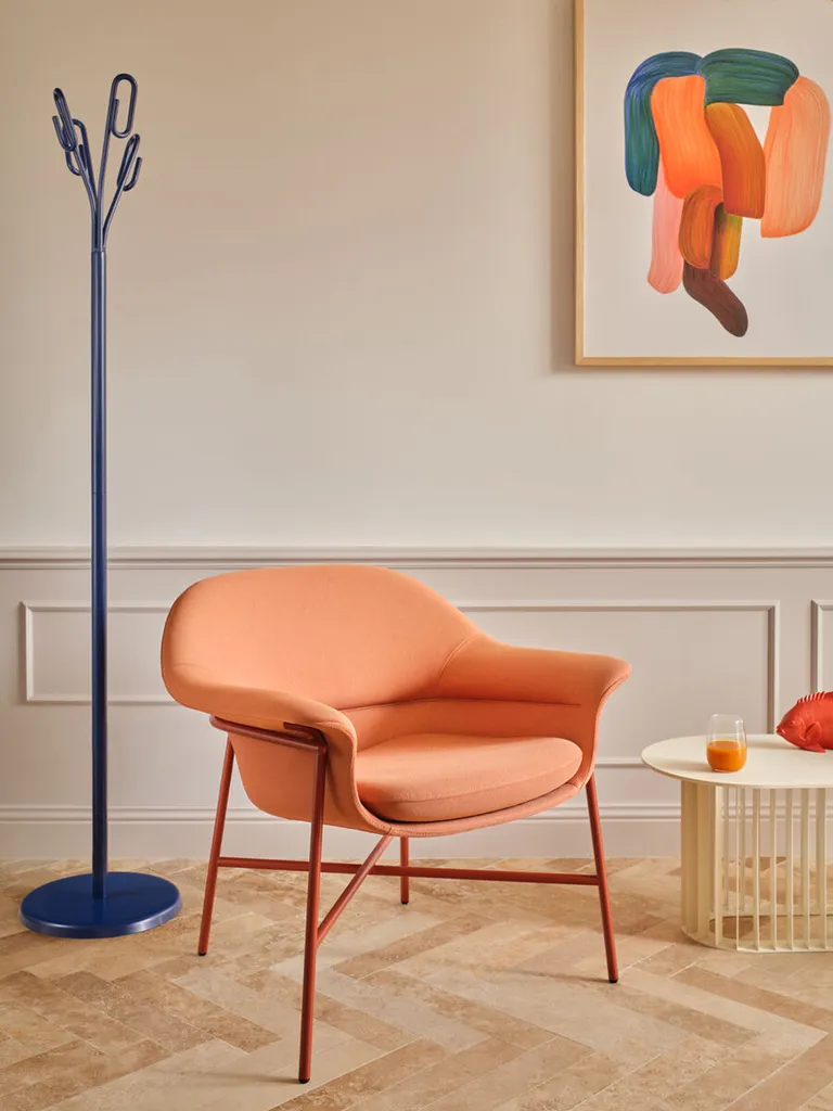 Optimisez votre espace d’accueil avec le porte manteau Click : élégance et fonctionnalité à Marseille & Aix-en-Provence.