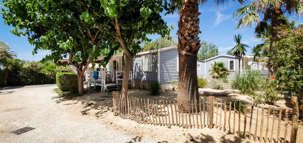 Location de vacances proche du Cap d'Agde bord de mer dans camping 4 étoiles