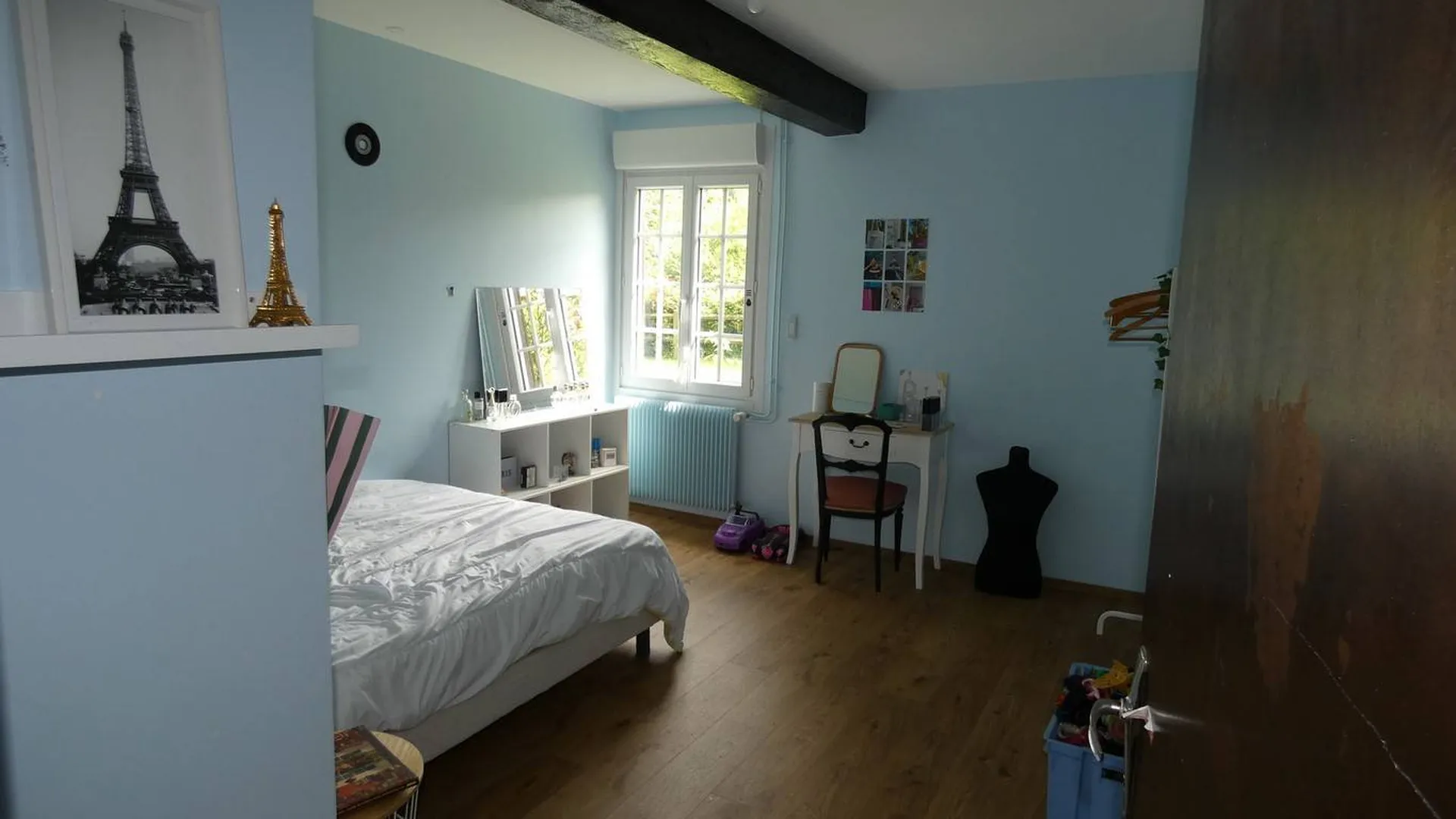 À vendre : Superbe longère Normande rénovée, 152m² habitables, 6 chambres, jardin de 1500m². Vie de plain pied possible. Proche de Luneray.