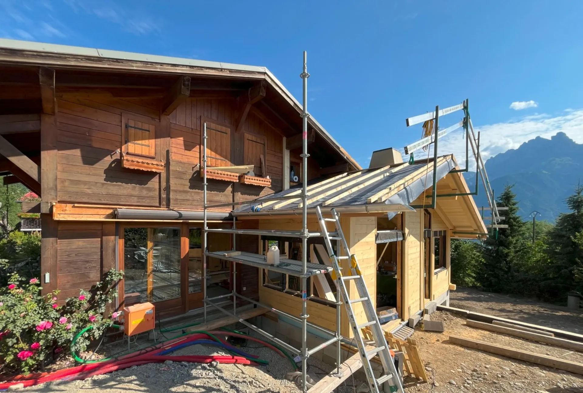 Extension et rénovation intérieure sur mesure d’un chalet bois à Cordon en Haute-Savoie