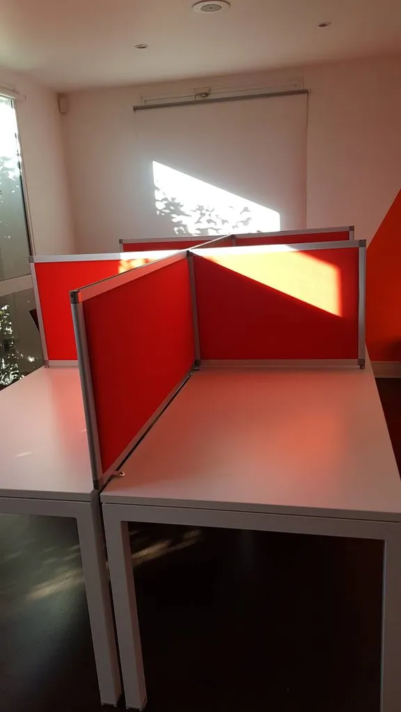 Mobilier ASTROLITE de BURONOMIC à Aix en Provence
